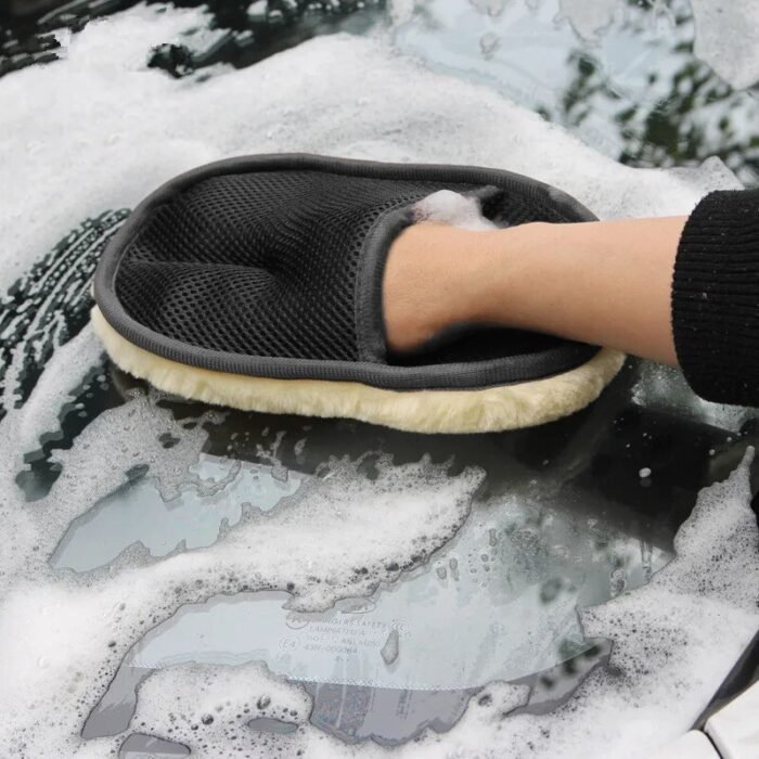 Ultra-Soft Microfiber Car Cleaning Glove - Image 4