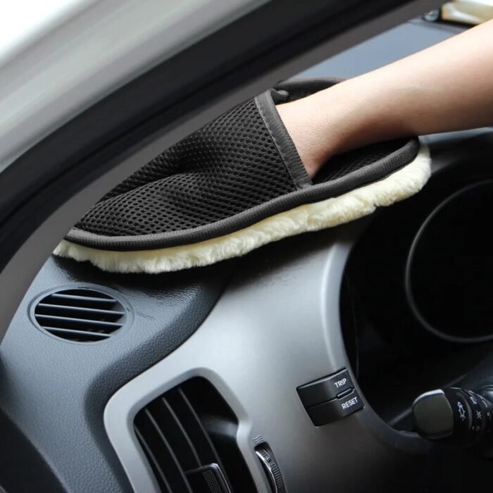 Ultra-Soft Microfiber Car Cleaning Glove - Image 3