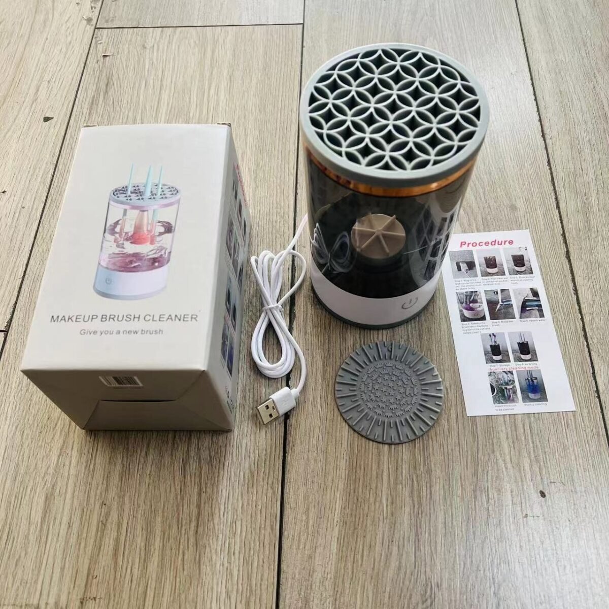 Makeup brush cleaning kit